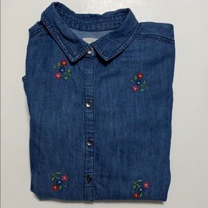 CASLON denim floral button down shirt size: M